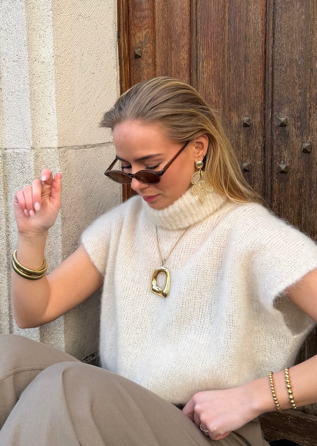 Necklace April
