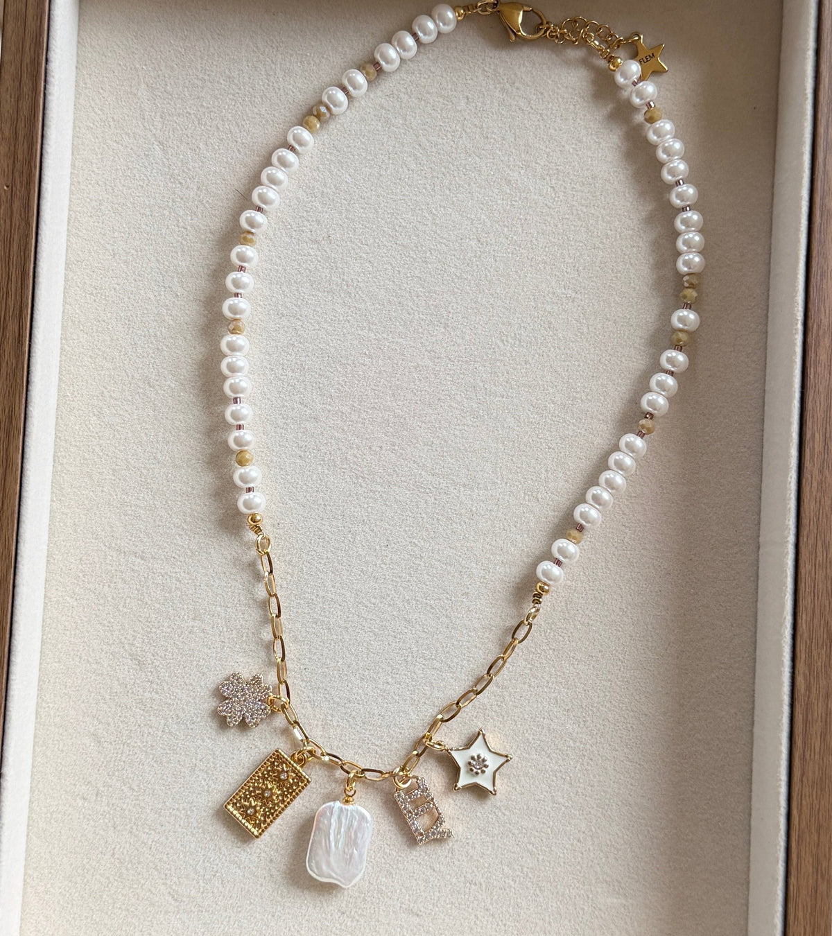 Necklace Novi